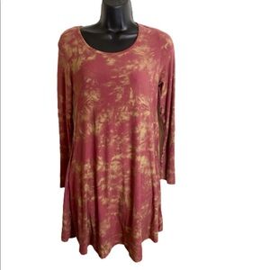 Entro red soft tie-dyed/Bleached dress size small